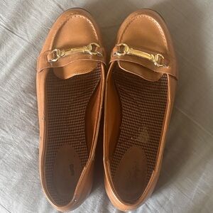 Dexflex Comfort Tan Flats with Gold Detail